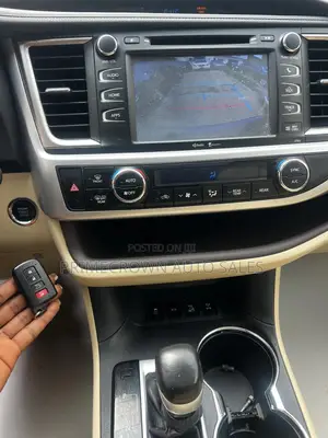 Toyota Highlander XLE 4dr SUV AWD (3.5L 6cyl 6A) 2015 Burgundy