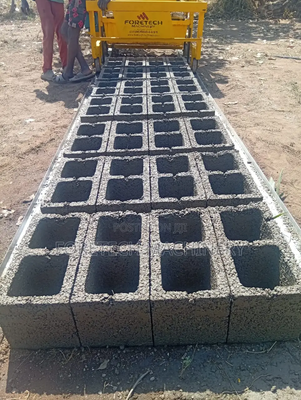 Concrete Blocking Molding Machine (3000 Daily)