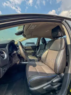 Toyota Corolla SE (1.8L 4cyl 2A) 2018 Black