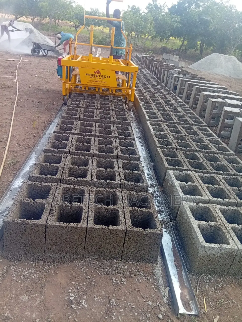 Concrete Mobile Egg Layer Molding Machine in Gwarinpa - Manufacturing ...