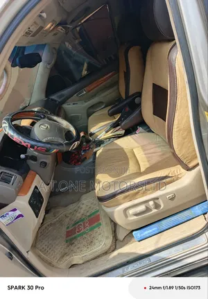 Lexus GX 470 2004 Gold