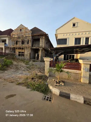5bdrm Duplex in Trafford Villa, Lugbe District for sale