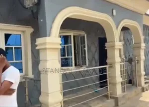 5bdrm Block of Flats in Phonix Ogijo Ogun, Ita Oluwo for sale