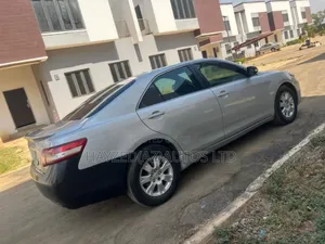 Toyota Camry LE 4dr Sedan (2.5L 4cyl 6AM) 2010 Silver