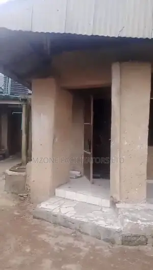 3bdrm Bungalow in Bakare Street, Isheri / Egbe Idimu for sale