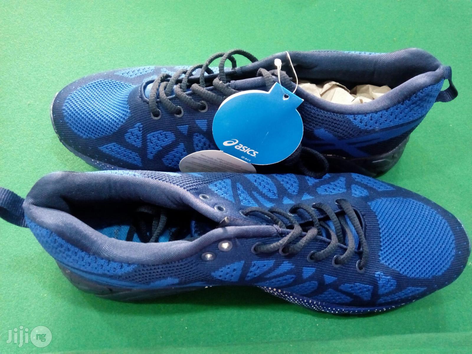 Asics Sneakers