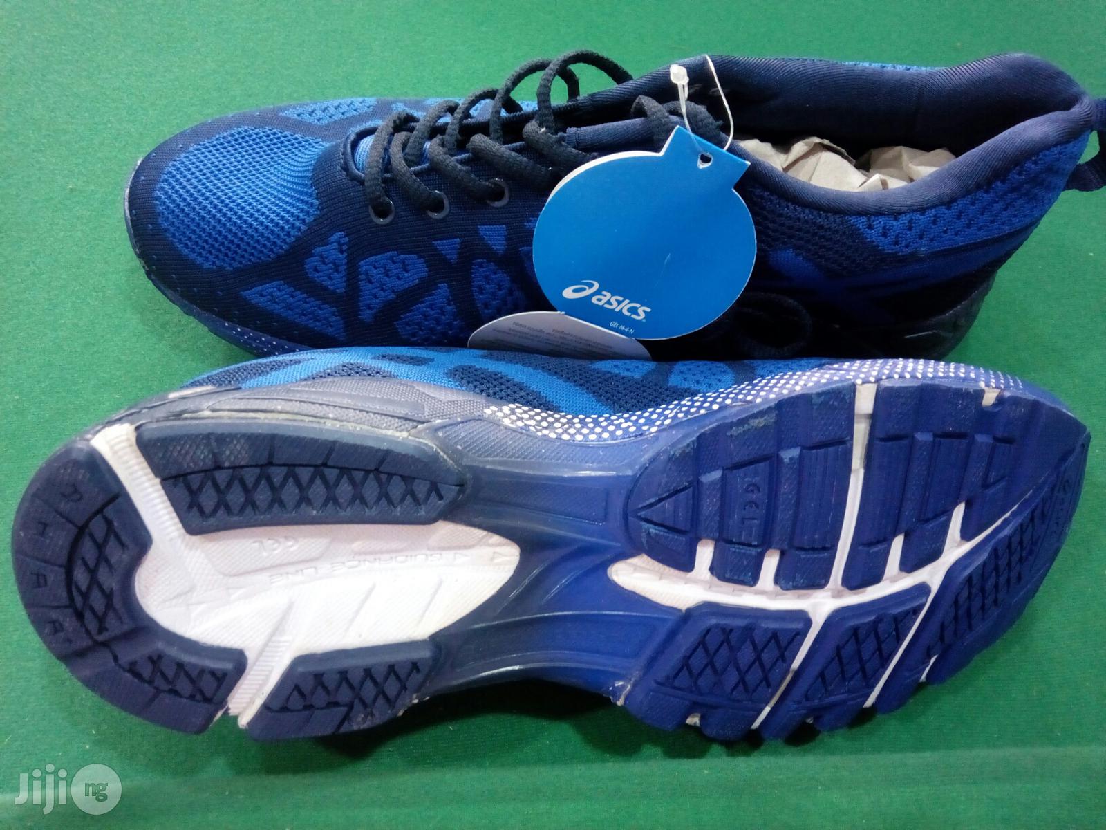 Asics Sneakers