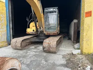 Excavator 320cl Available For Hire