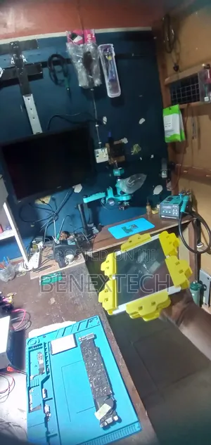 Computers and Smartphones Repair Services