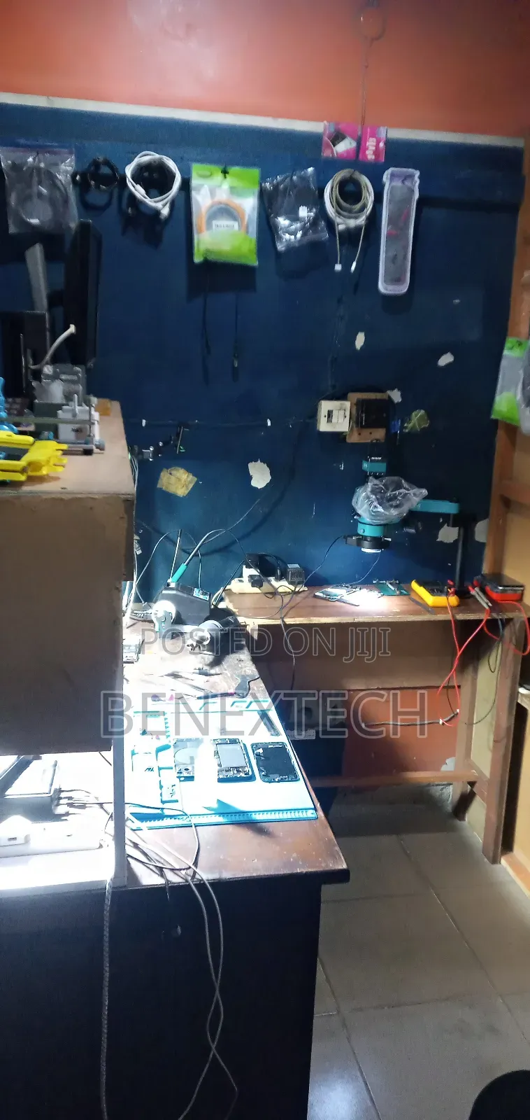 Computers and Smartphones Repair Services
