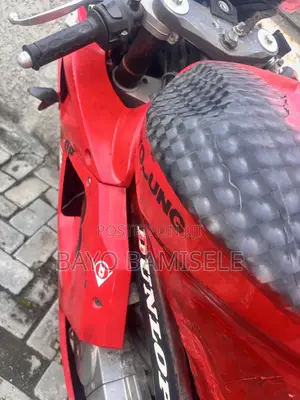 Honda Super Hawk 2017 Red