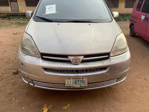 Toyota Sienna XLE 7-Passenger AWD 2025 Silver