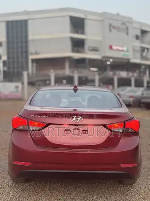 Hyundai Elantra 2015 Red