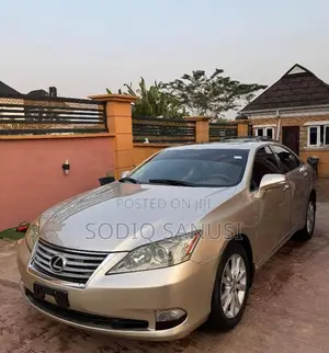 Lexus ES 350 2012 Gold