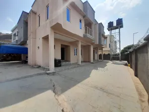 3bdrm Duplex in Dawaki for rent