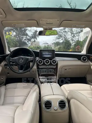 Mercedes-Benz GLC-Class 2016 Blue