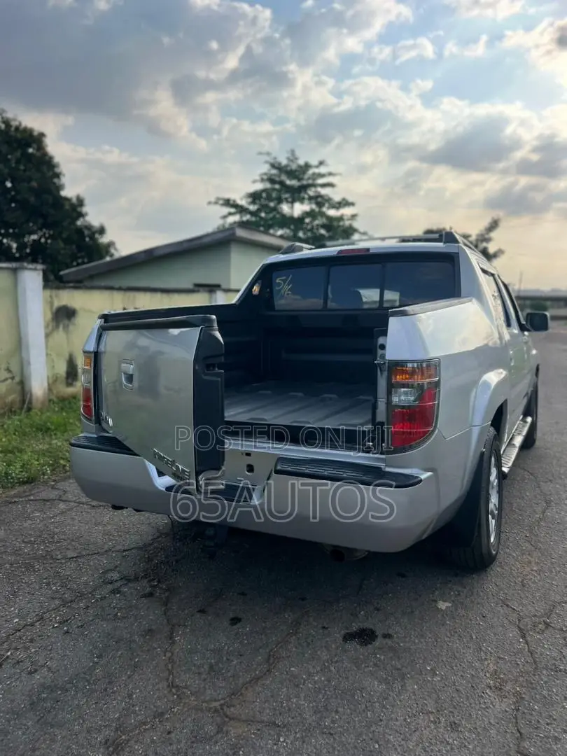 Honda Ridgeline 2006 Silver