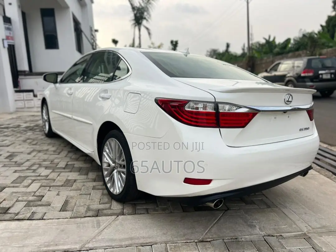 Lexus ES 350 FWD 2013 White