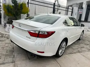 Lexus ES 350 FWD 2013 White