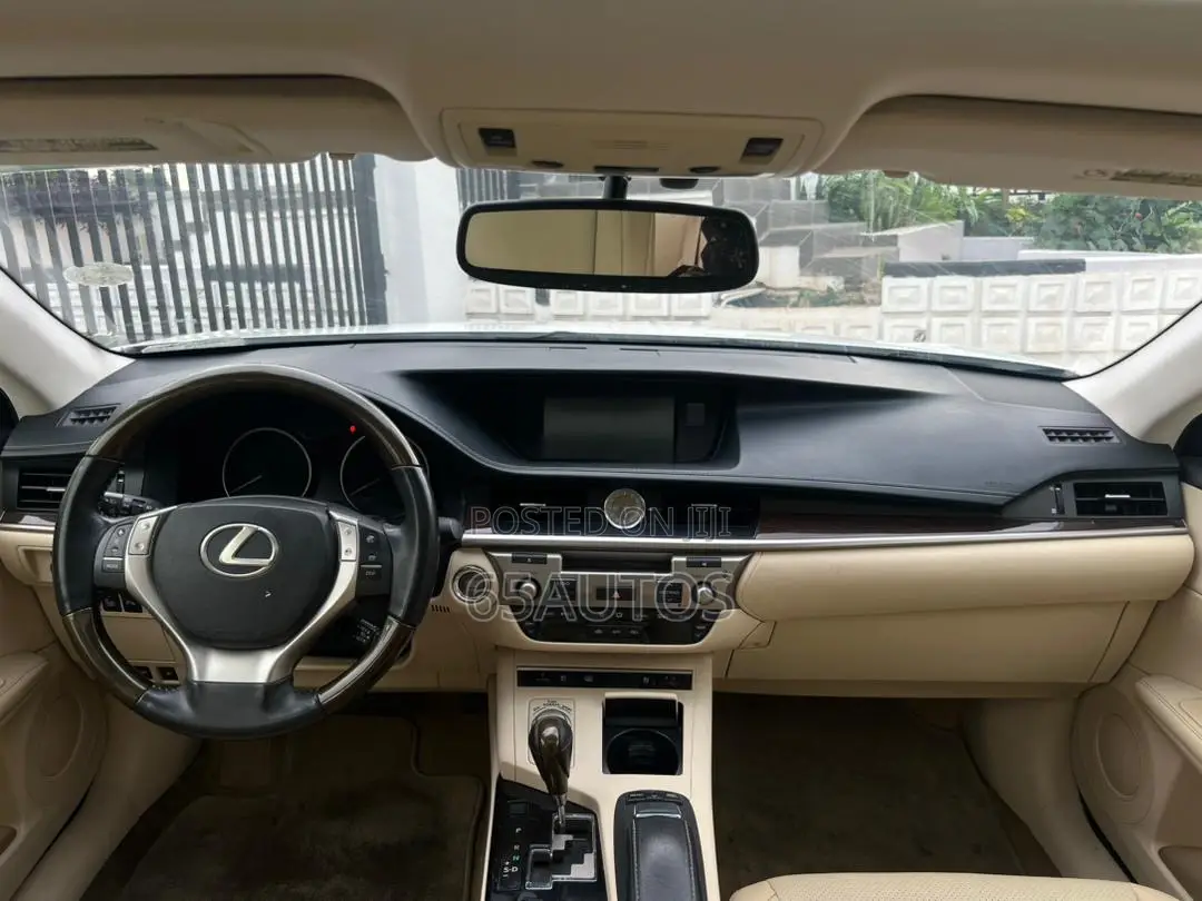 Lexus ES 350 FWD 2013 White