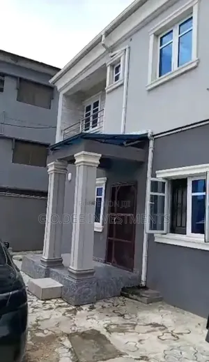 6bdrm Block of Flats in Off Ago Palace Way for sale