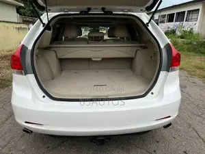 Toyota Venza V6 AWD 2010 White