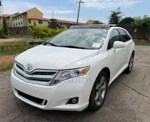 Toyota Venza V6 AWD 2010 White