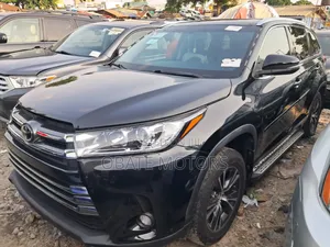 Toyota Highlander XLE 4dr SUV AWD (3.5L 6cyl 6A) 2015 Black
