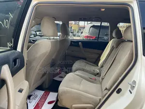 Toyota Highlander 3.5L 4WD 2013 White