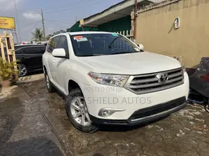 Toyota Highlander 3.5L 4WD 2013 White