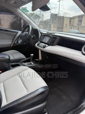 Toyota RAV4 Platinum AWD (2.5L 4cyl 6A) 2017 White