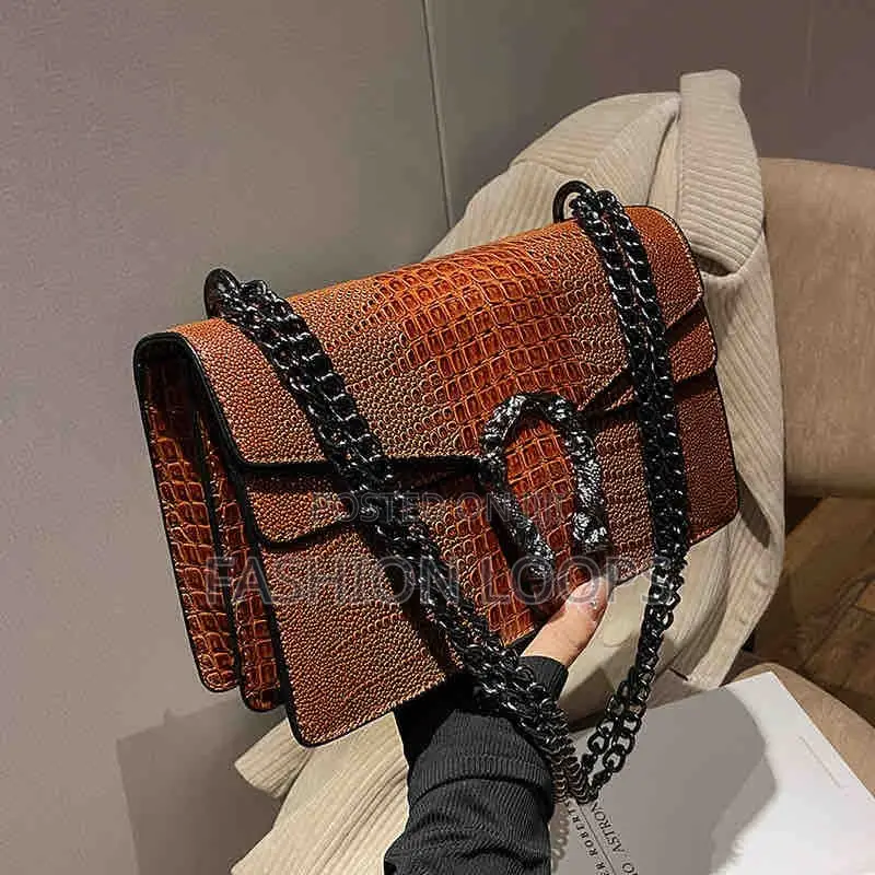 Shoulder Chain Bag. Crocodile Pattern