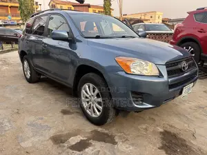 Toyota RAV4 2010 Blue