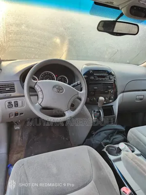 Toyota Sienna 2005 Gray