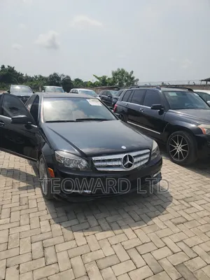 Mercedes-Benz C300 Luxury Sedan RWD (3.0L 6cyl 7A) 2011 Black