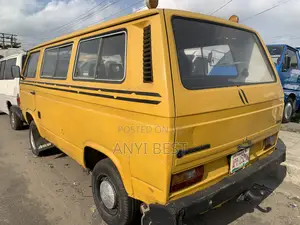 Volkswagen Transporter 1999 Yellow