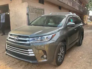 Toyota Highlander 2018 Green