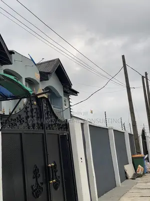 Furnished 3bdrm Block of Flats in Avoseh Zone, GRA Phase 1 for rent