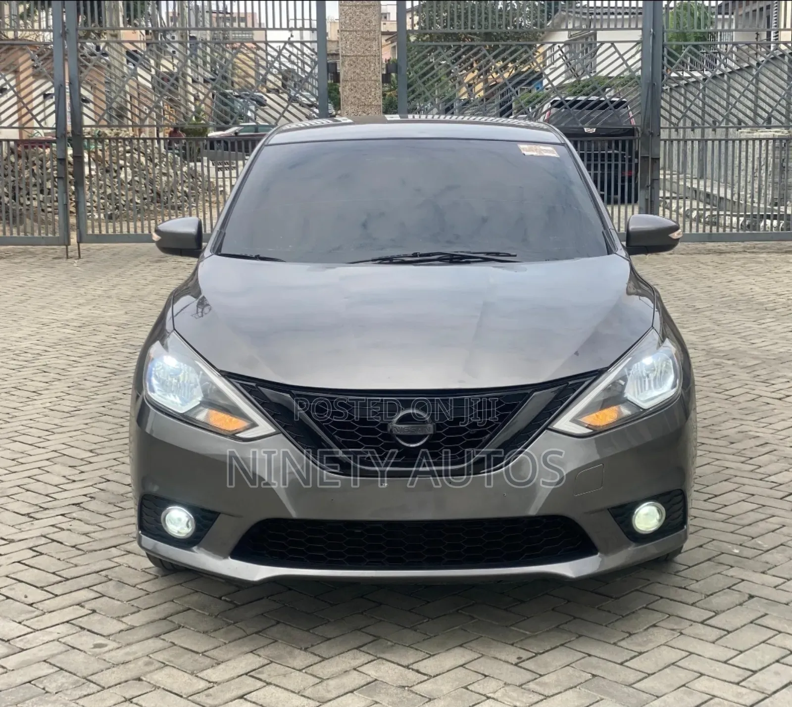Nissan Sentra SR 2017 Gray