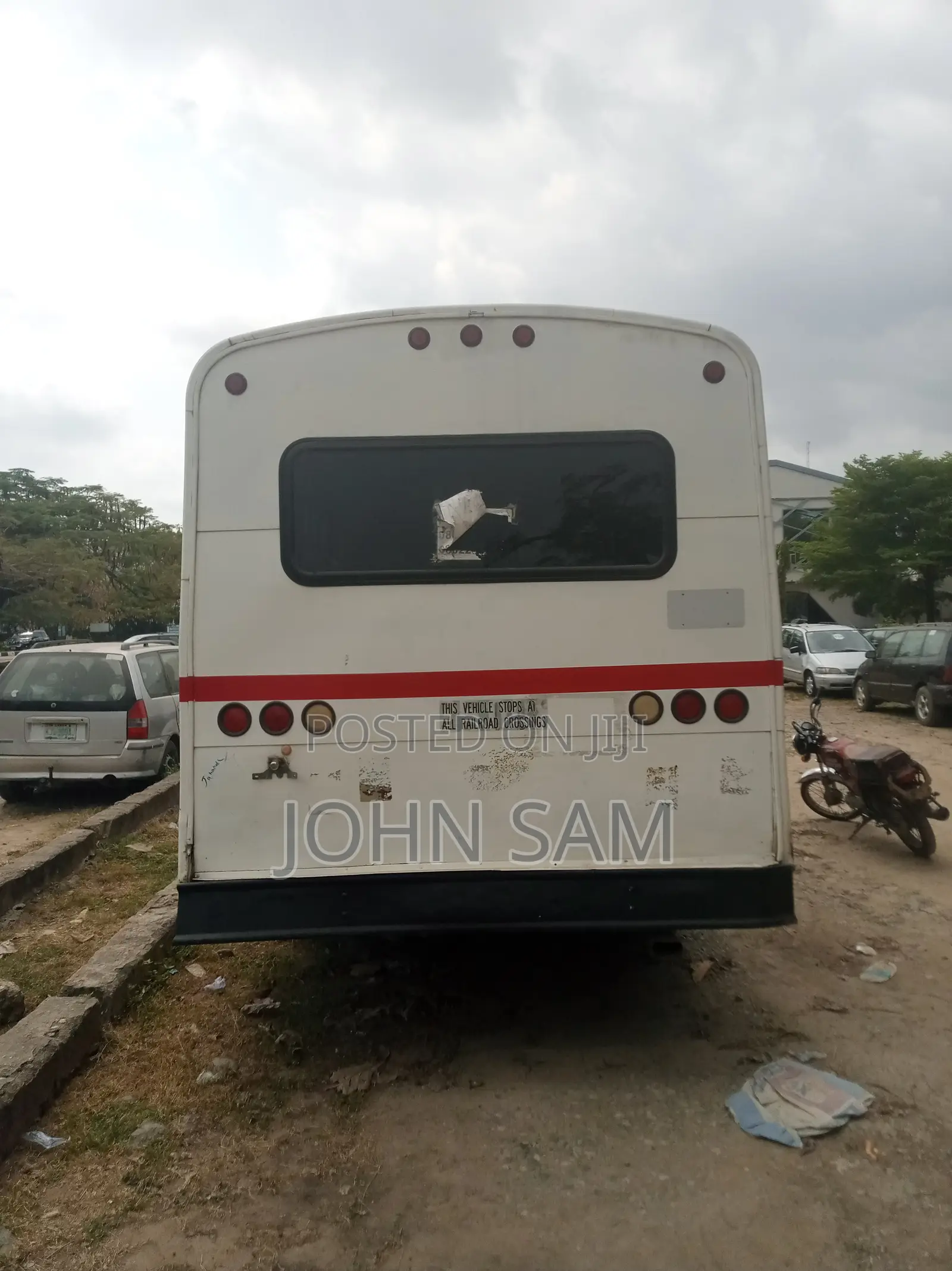 Bus 2004 White