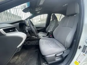 Toyota Corolla SE 2020 White