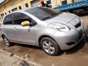 Toyota Yaris 2011 Silver