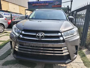 Toyota Highlander XLE V6 4x4 (3.5L 6cyl 6A) 2016 Gray