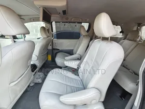 Toyota Sienna Limited FWD 7-Passenger 2013 Silver