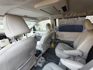 Toyota Sienna Limited FWD 7-Passenger 2013 Silver