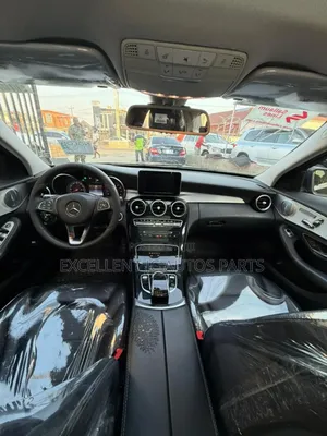 Mercedes-Benz C300 Luxury 4dr AWD 4Matic Sedan (2.0L 4cyl 7A) 2015