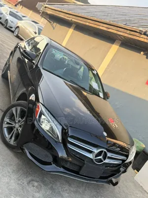 Mercedes-Benz C300 Luxury 4dr AWD 4Matic Sedan (2.0L 4cyl 7A) 2015