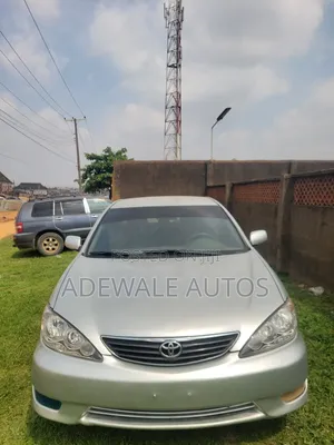 Toyota Camry LE 4dr Sedan (2.4L 4cyl 5A) 2005 Silver