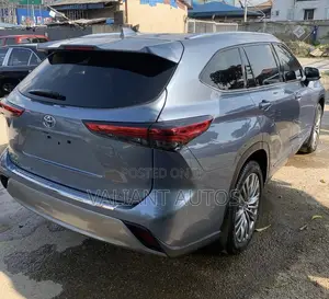 Toyota Highlander 2020 Blue