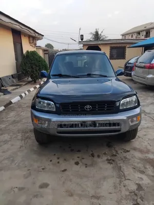 Toyota RAV4 Base FWD 1999 Blue